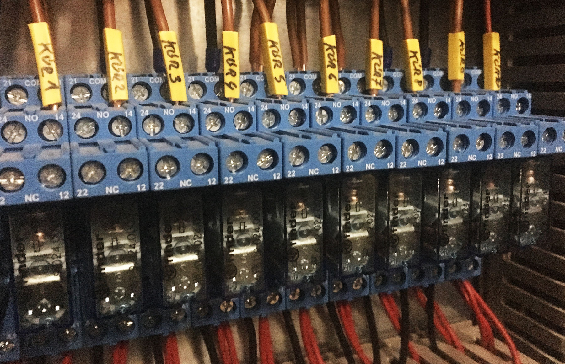 loxone-relay-kurenie finder relay, inteligentný dom